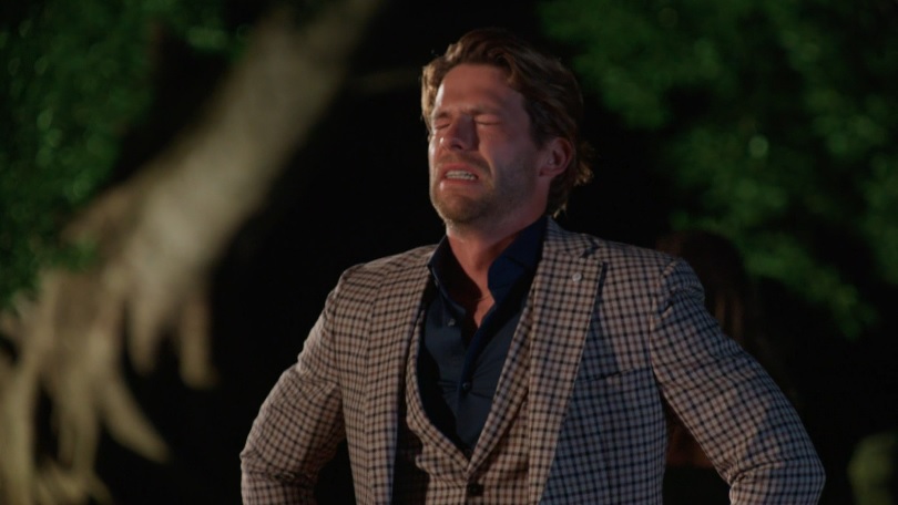 Bachelor: Er wordt voor het eerst gekust, maar ook groot tranendal in rozenceremonie