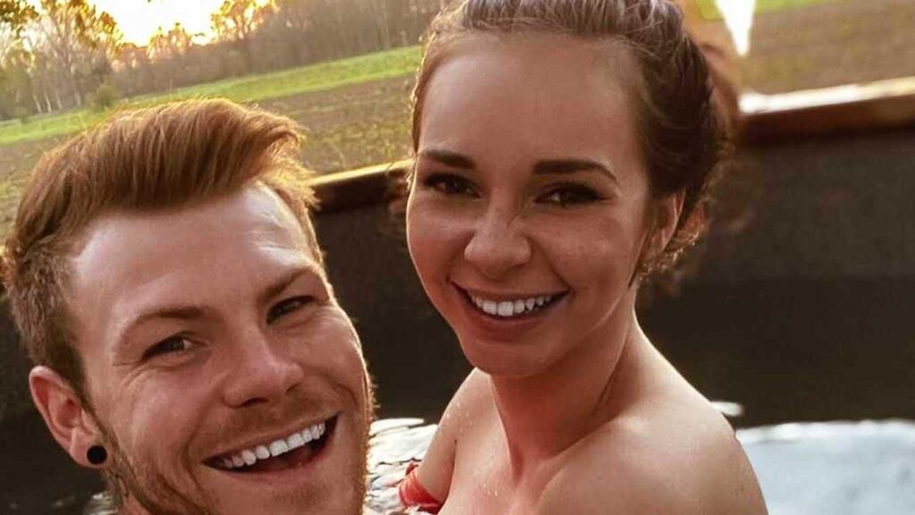 Zien! Zwangere vriendin Temptation-Heikki doet pikante fotoshoot