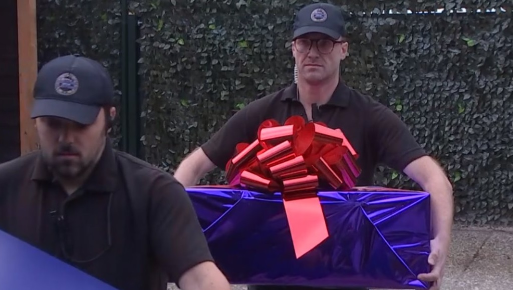 Mysterieus cadeau zorgt voor opschudding in Een Jaar van je Leven
