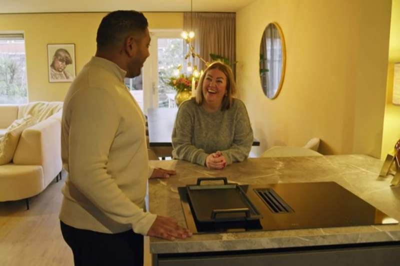 Kijkers Kopen of Slopen schrikken zich rot: “Geel was in de aanbieding?” Esther Faziel geel Kopen of Slopen