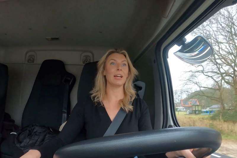 Urk!-Albert gaat samenwonen, tweeling op ziekenbezoek en eerste rijles Greetje