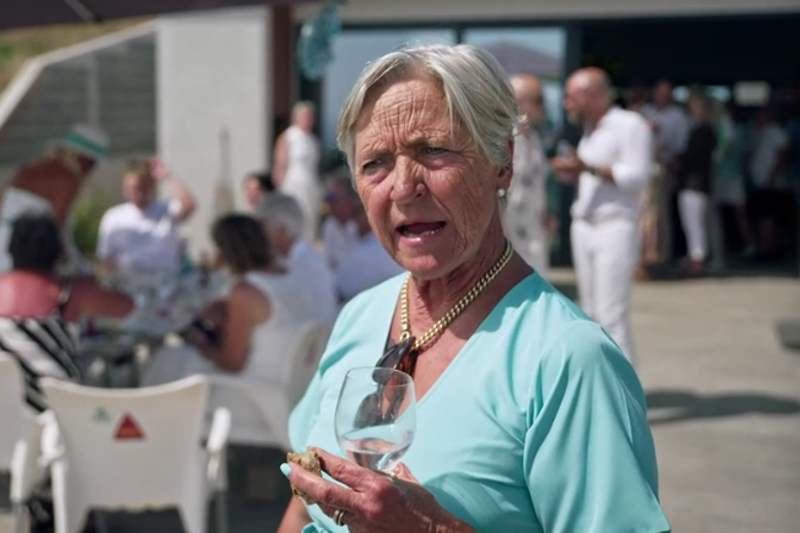 Ted pakt groots uit en Richard past zich aan voor Aadje in Daar Gaan Ze Weer