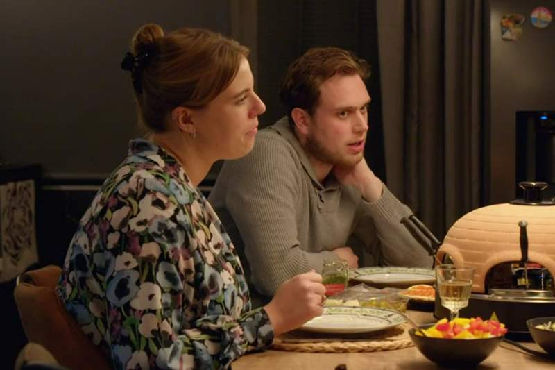 Giovanni heeft navelstreng doorgeknipt dankzij MAFS en Peter loopt hand in hand