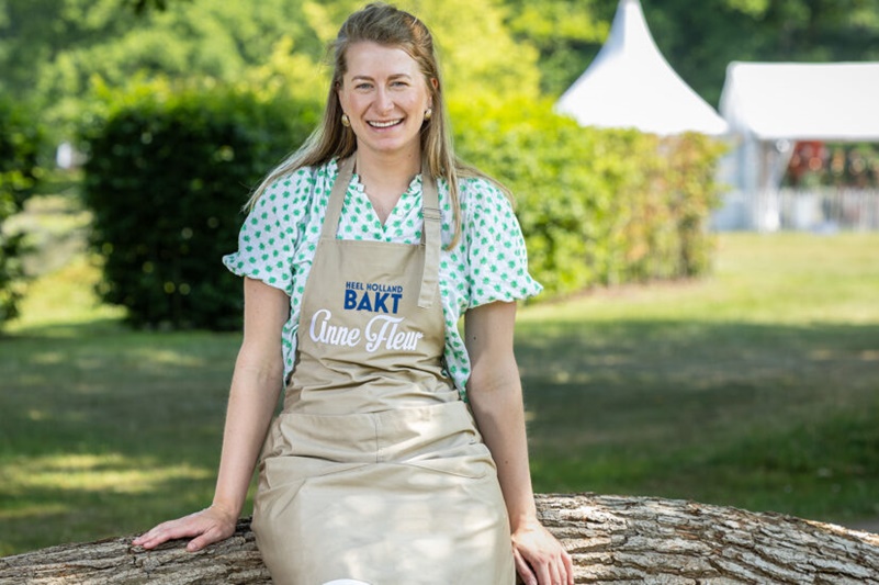 Anne Fleur in Heel Holland Bakt: tekent baksels op haar iPad