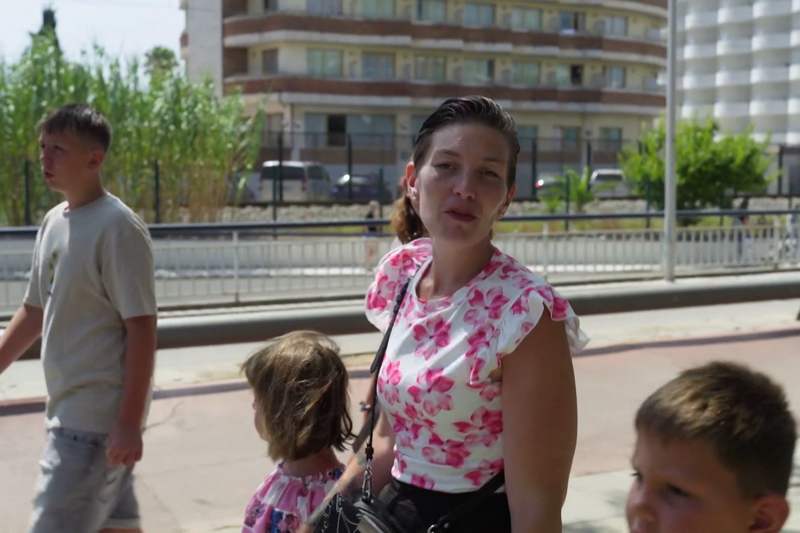 Ilse uit Grote Gezinnen, Grote Vakanties blijkt ‘handdoekenlegger’ te zijn Ilse Grote Gezinnen Grote Vakanties
