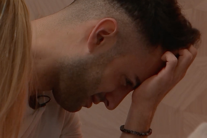 Zware kritiek op zwarte brief met vreselijk nieuws in De Bondgenoten Salar huilen De bondgenoten