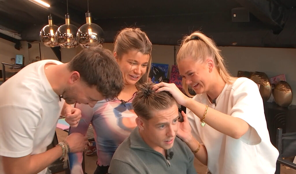 Kapster Mercedes maakt een rampgebied van kapsel Robert in De Bondgenoten