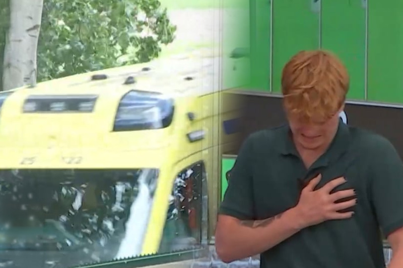 Casper met gillende sirenes per ambulance afgevoerd Casper ambulance